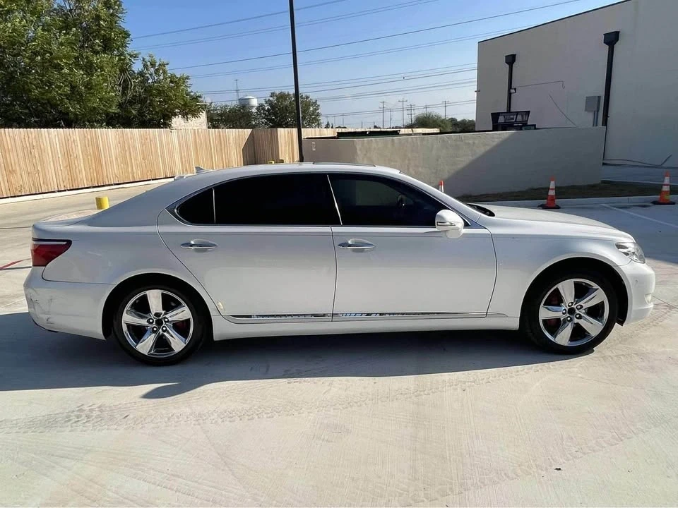 2010 Lexus LS 4th Gen - Image 5 of 15