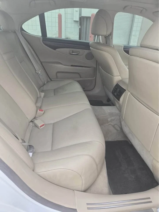 2010 Lexus LS 4th Gen - Image 10 of 20