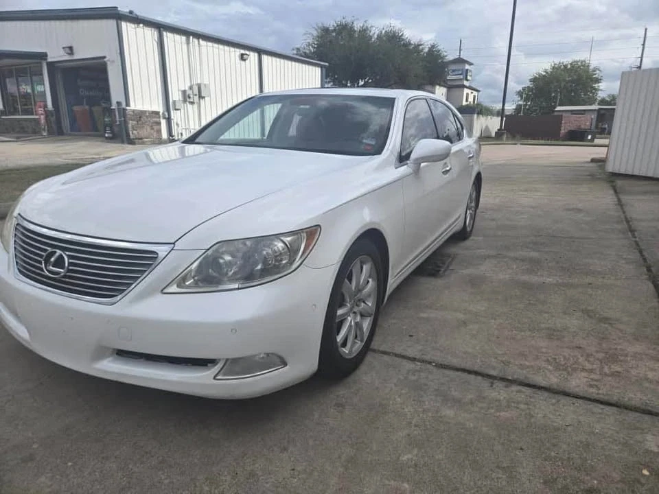 2010 Lexus LS 4th Gen - Image 14 of 20