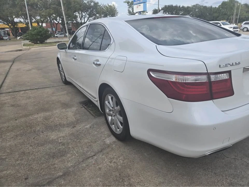 2010 Lexus LS 4th Gen - Image 3 of 20
