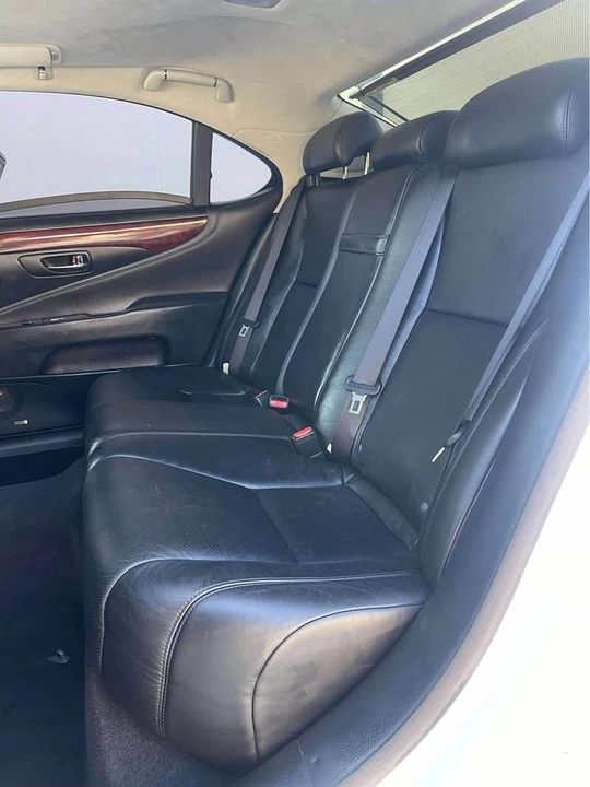 2010 Lexus LS 4th Gen - Image 8 of 15