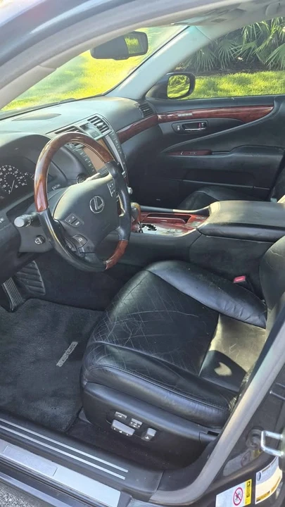 2010 Lexus LS 4th Gen - Image 2 of 3