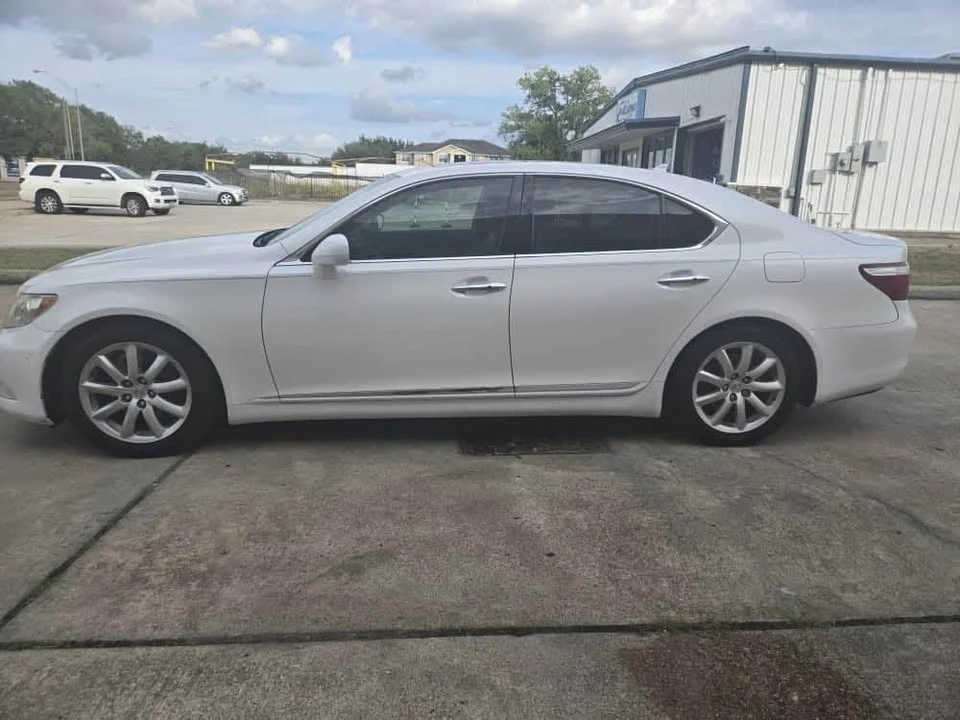 2010 Lexus LS 4th Gen - Image 6 of 20