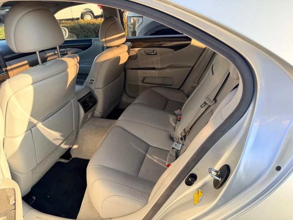 2010 Lexus LS 4th Gen - Image 4 of 7