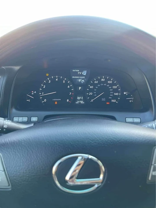 2010 Lexus LS 4th Gen - Image 14 of 15