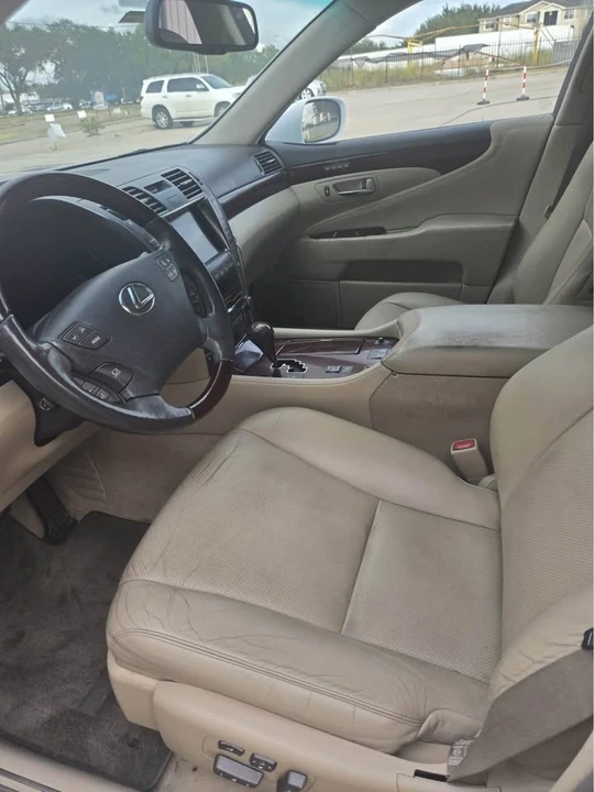 2010 Lexus LS 4th Gen - Image 18 of 20