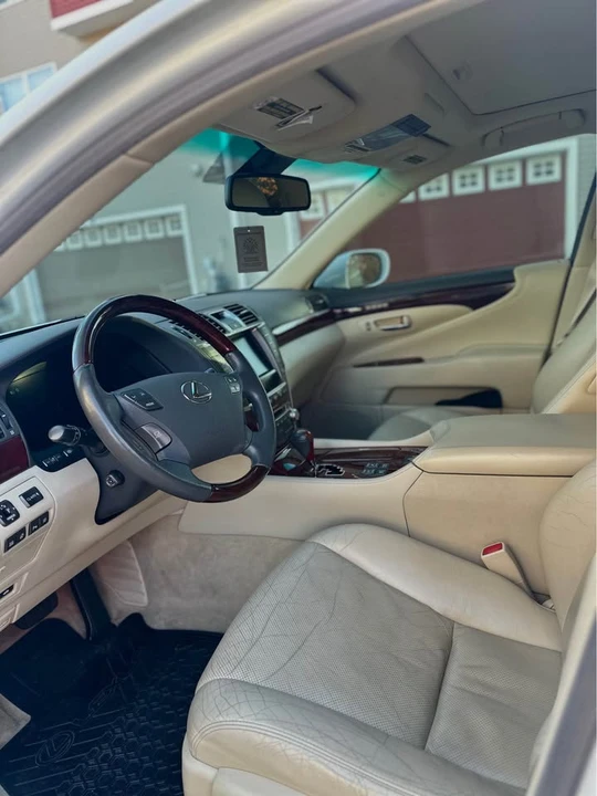 2010 Lexus LS 4th Gen - Image 7 of 12