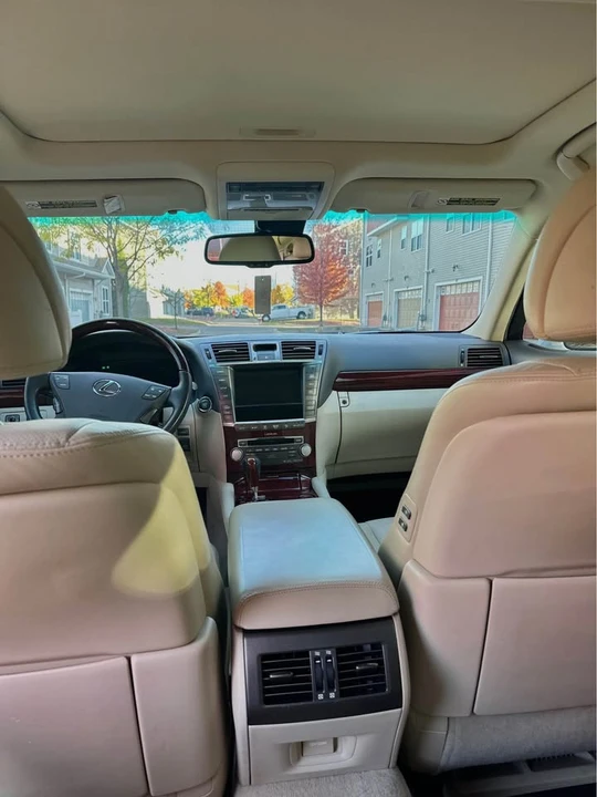 2010 Lexus LS 4th Gen - Image 6 of 12