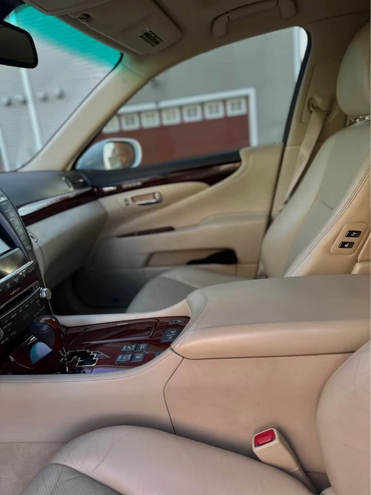 2010 Lexus LS 4th Gen - Image 5 of 12