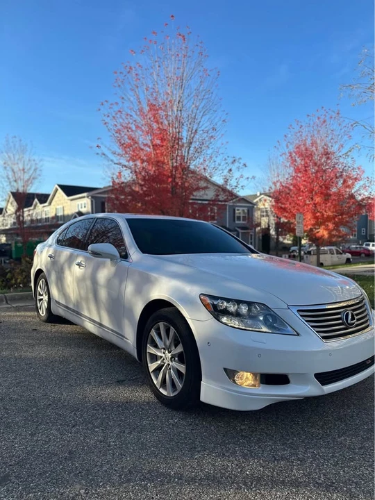 2010 Lexus LS 4th Gen - Image 9 of 12