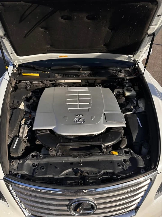 2010 Lexus LS 4th Gen - Image 8 of 12