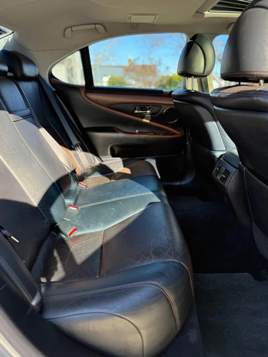 2010 Lexus LS 4th Gen - Image 13 of 17