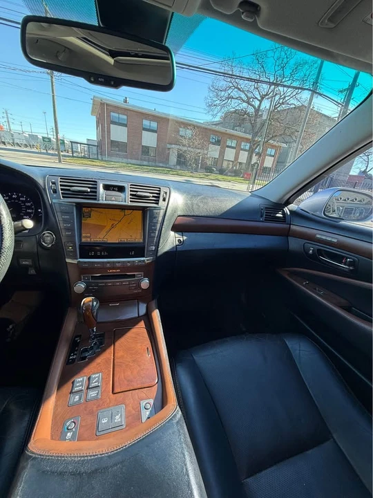 2010 Lexus LS 4th Gen - Image 14 of 17