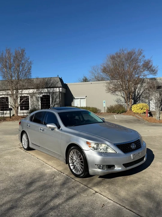 2010 Lexus LS 4th Gen - Image 2 of 17