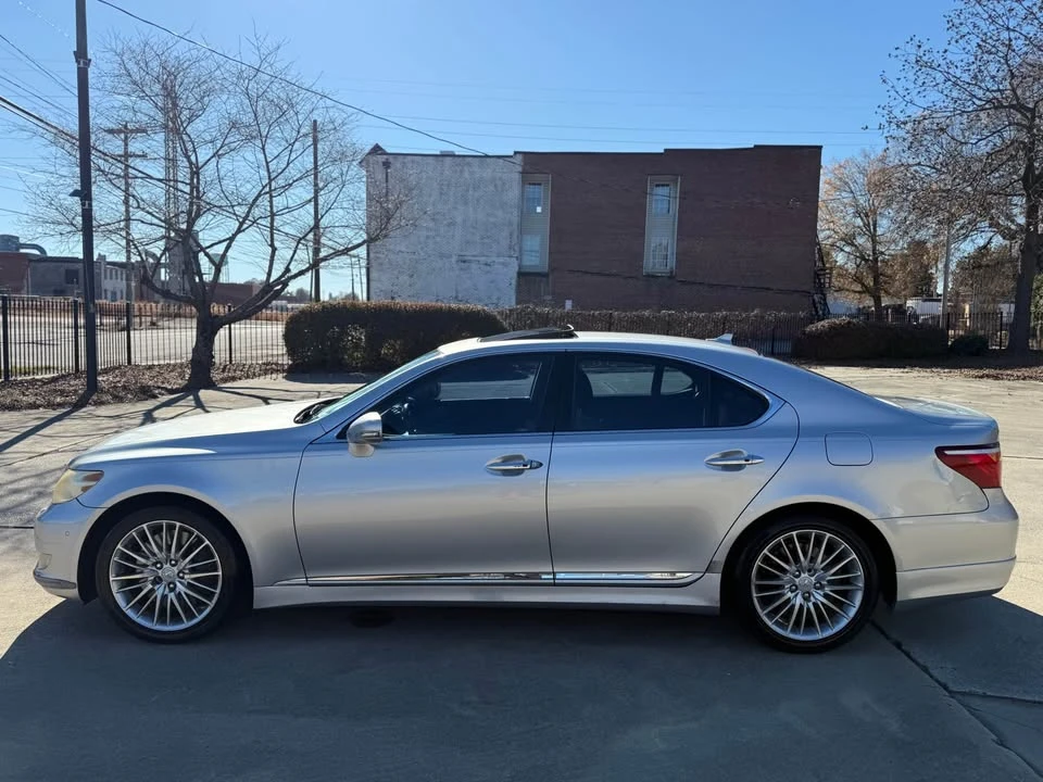 2010 Lexus LS 4th Gen - Image 4 of 17