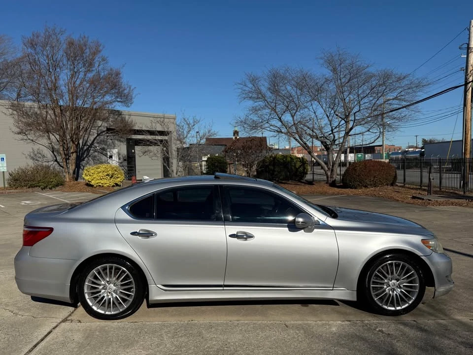2010 Lexus LS 4th Gen - Image 7 of 17
