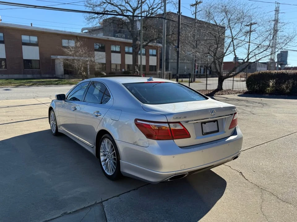 2010 Lexus LS 4th Gen - Image 17 of 17