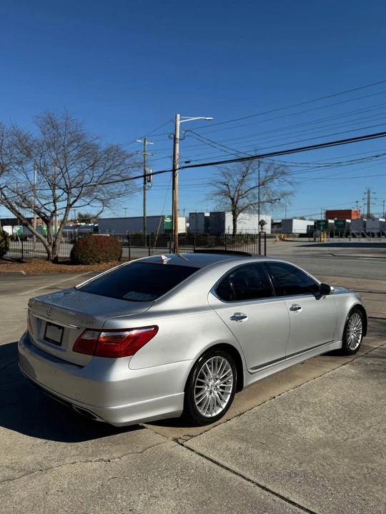 2010 Lexus LS 4th Gen - Image 6 of 17