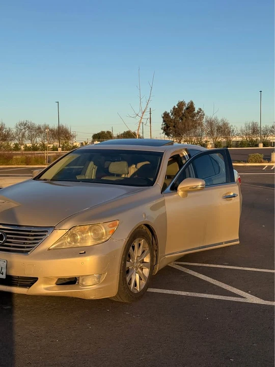 2010 Lexus LS 4th Gen - Image 2 of 9