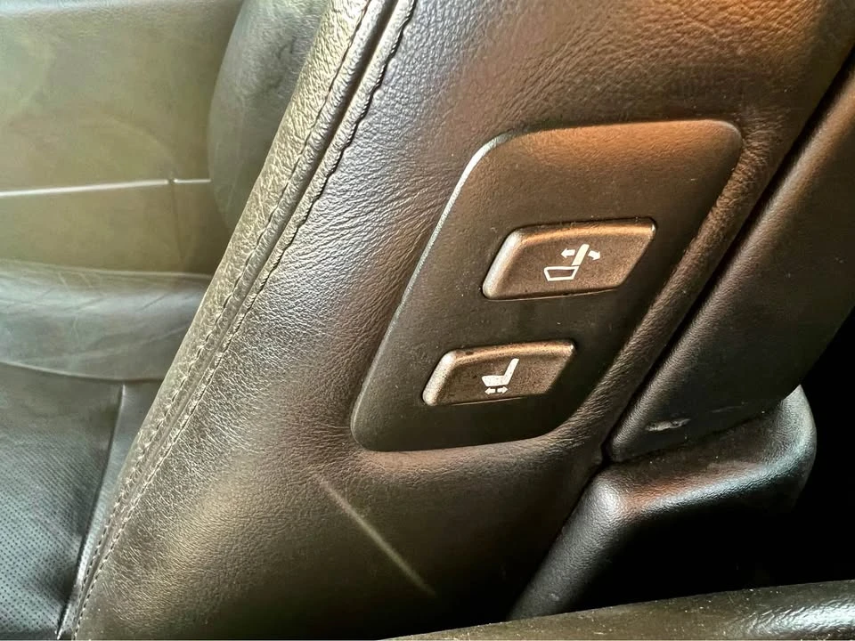 2010 Lexus LS 4th Gen - Image 12 of 17