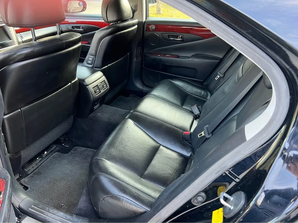 2010 Lexus LS 4th Gen - Image 7 of 17