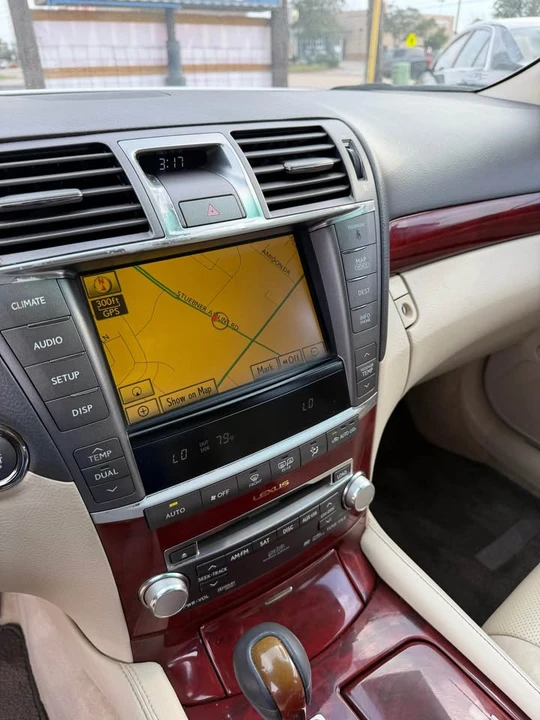 2010 Lexus LS 4th Gen - Image 12 of 14