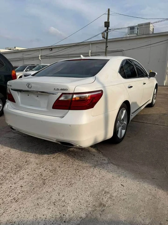 2010 Lexus LS 4th Gen - Image 6 of 14