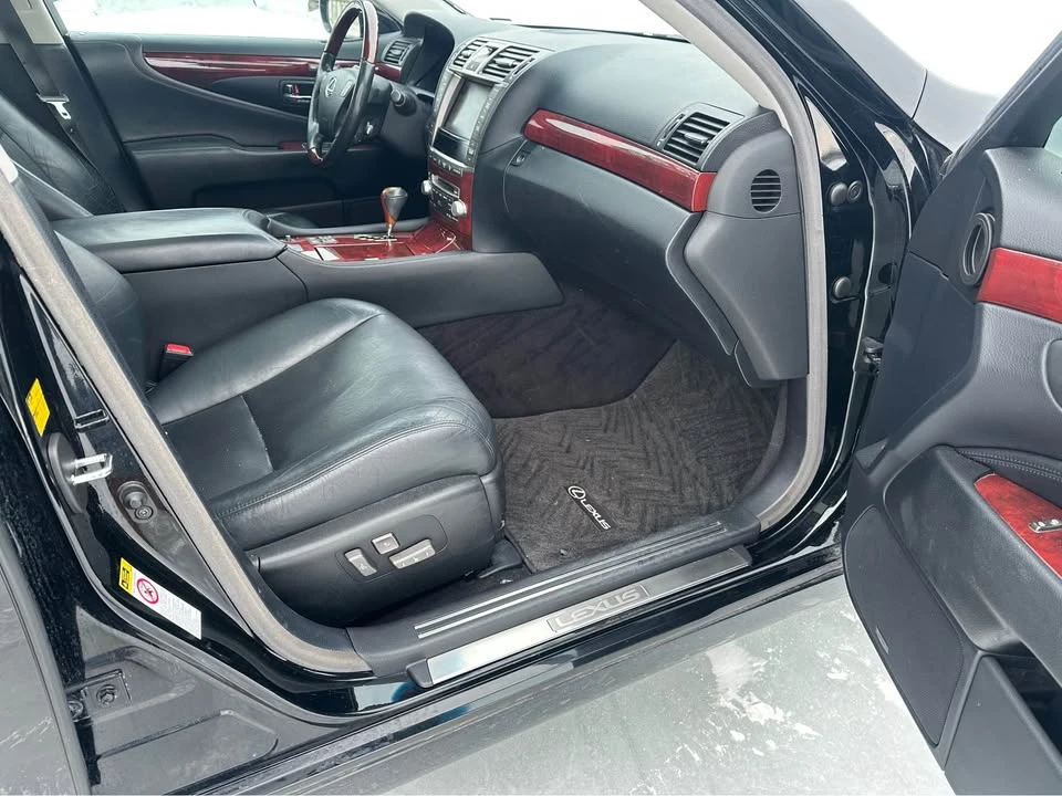 2010 Lexus LS 4th Gen - Image 14 of 20