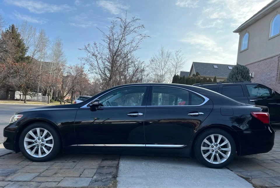 2010 Lexus LS 4th Gen - Image 5 of 17