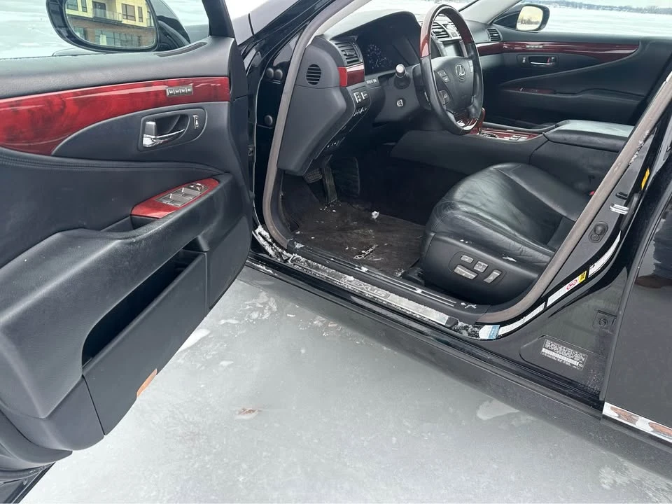 2010 Lexus LS 4th Gen - Image 9 of 20