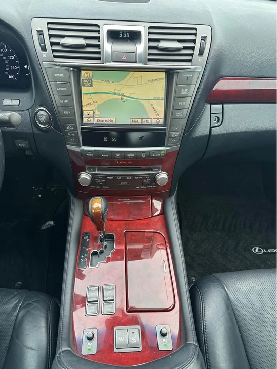 2010 Lexus LS 4th Gen - Image 17 of 20