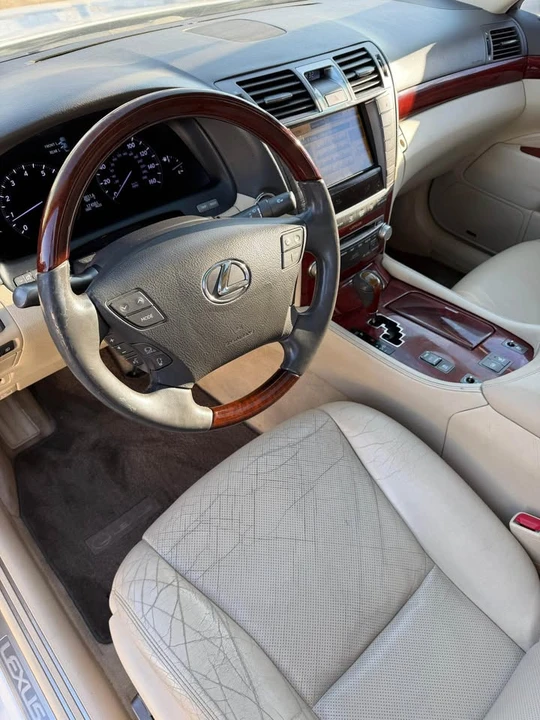 2010 Lexus LS 4th Gen - Image 9 of 13