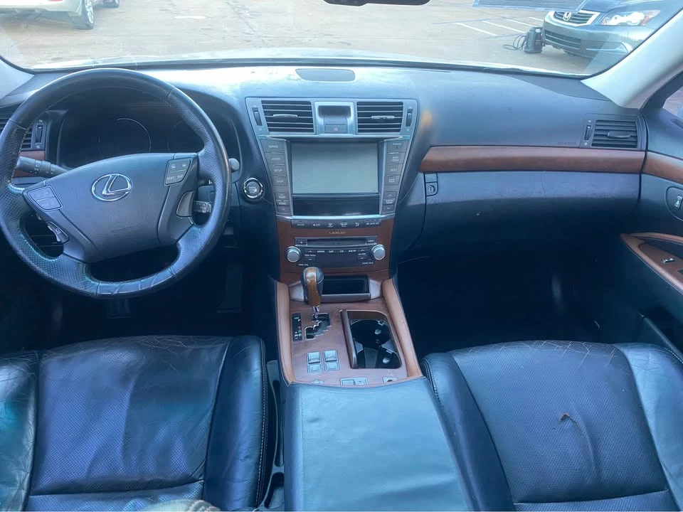 2010 Lexus LS 4th Gen - Image 12 of 18