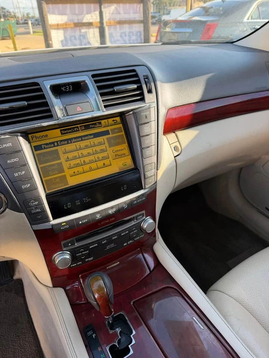 2010 Lexus LS 4th Gen - Image 11 of 13