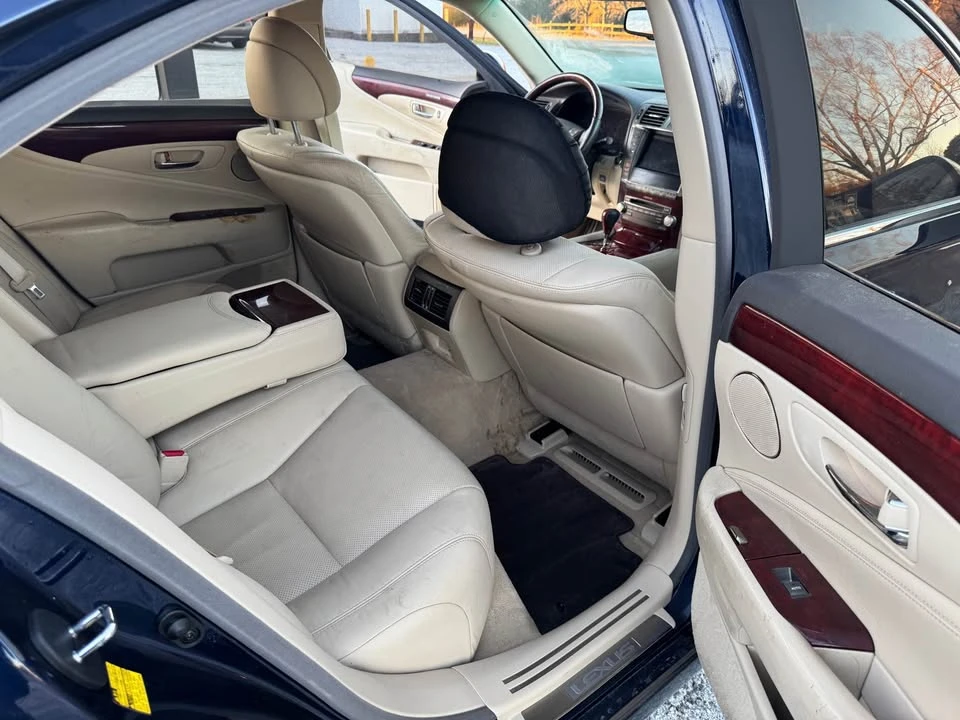 2010 Lexus LS 4th Gen - Image 9 of 12