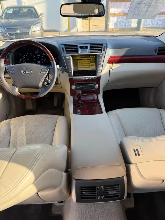 2010 Lexus LS 4th Gen - Image 8 of 13