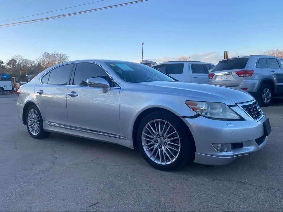 2010 Lexus LS 4th Gen - Image 3 of 18