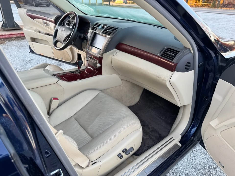 2010 Lexus LS 4th Gen - Image 10 of 12