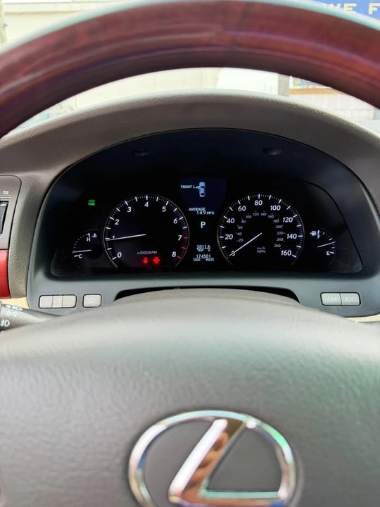 2010 Lexus LS 4th Gen - Image 11 of 14
