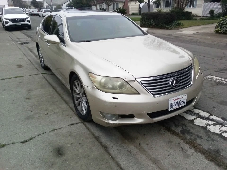 2010 Lexus LS 4th Gen - Image 2 of 7