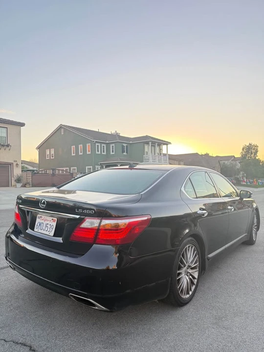 2010 Lexus LS 4th Gen - Image 7 of 9