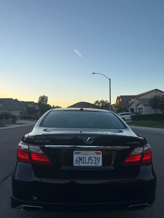2010 Lexus LS 4th Gen - Image 8 of 9