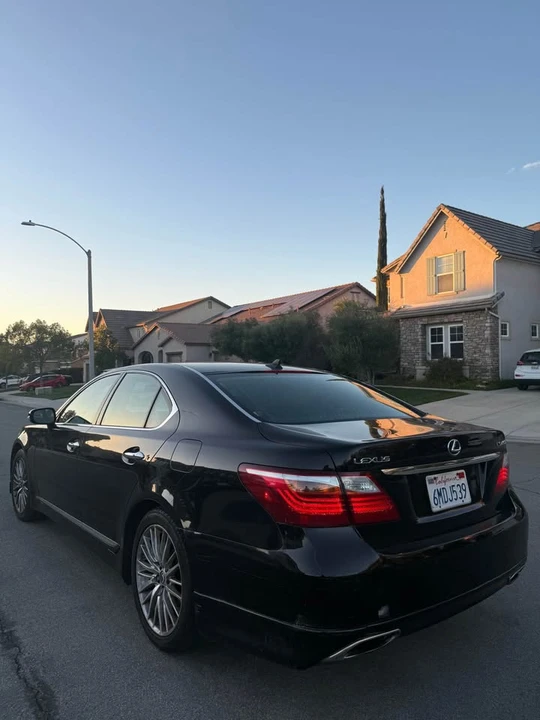 2010 Lexus LS 4th Gen - Image 9 of 9