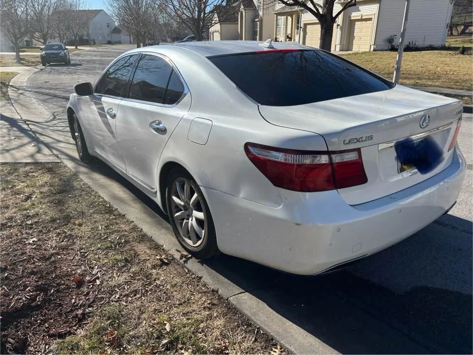 2010 Lexus LS 4th Gen - Image 3 of 11