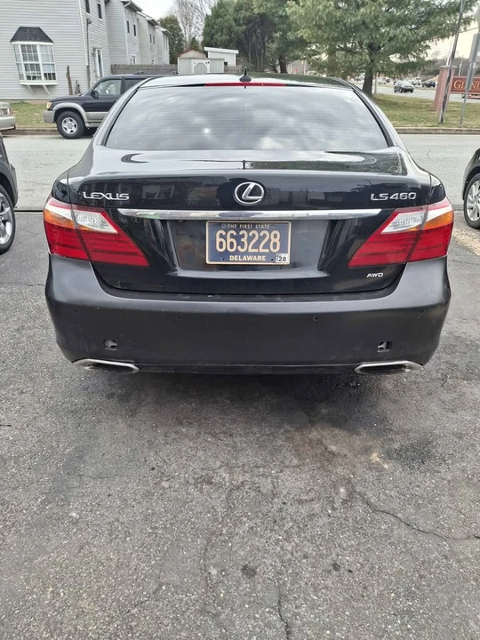 2010 Lexus LS 4th Gen - Image 5 of 13