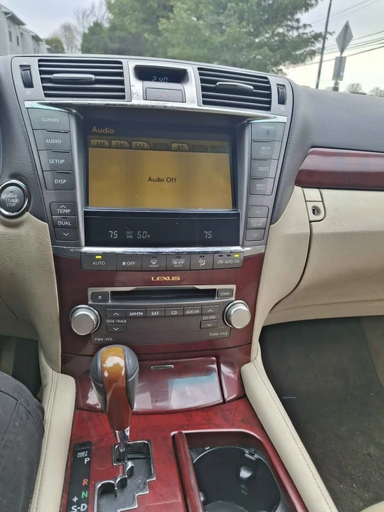 2010 Lexus LS 4th Gen - Image 13 of 13