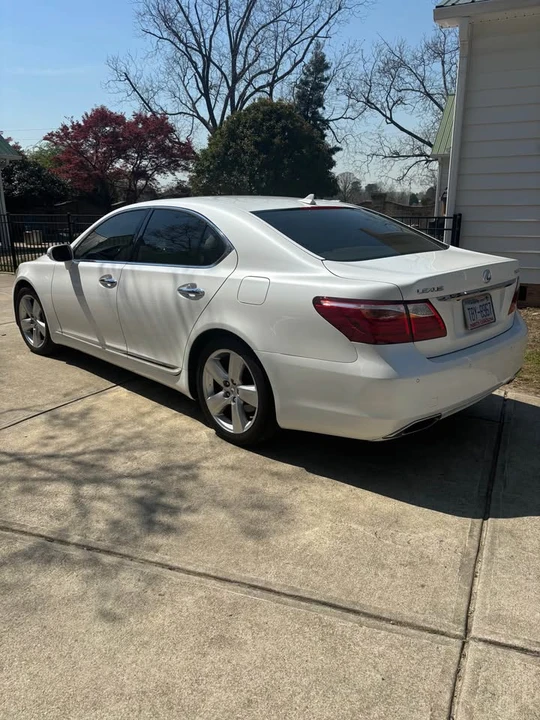 2010 Lexus LS 4th Gen - Image 4 of 10