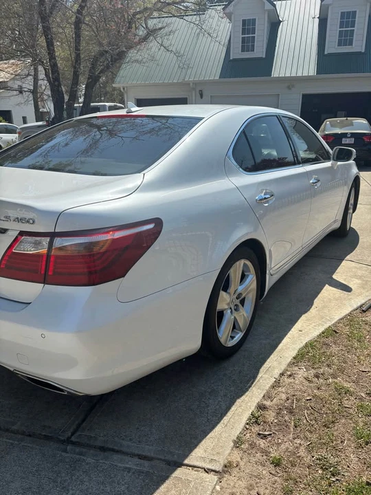 2010 Lexus LS 4th Gen - Image 5 of 10