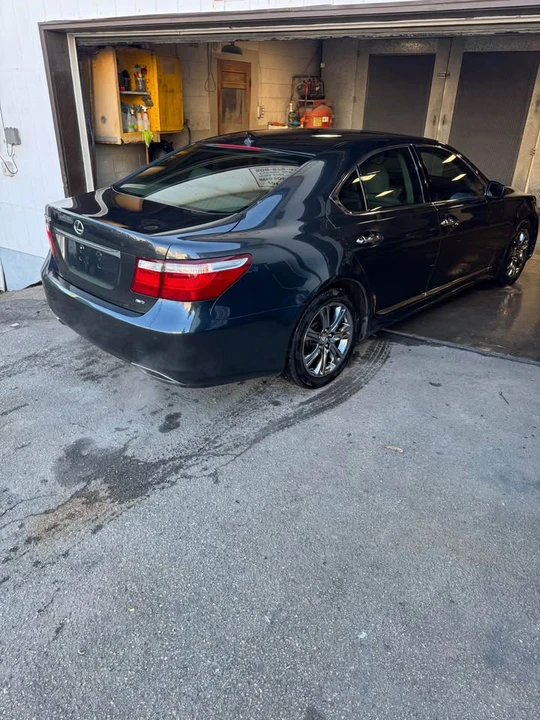 2010 Lexus LS 4th Gen - Image 4 of 10