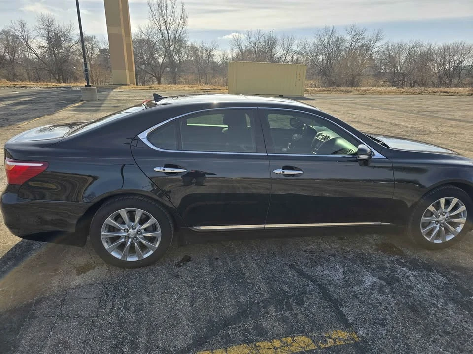 2010 Lexus LS 4th Gen - Image 10 of 18